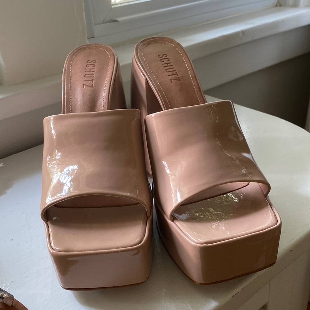 Schultz platform sandals